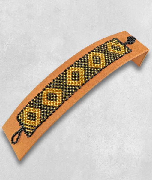 african beaded bracelet flat gold black 1