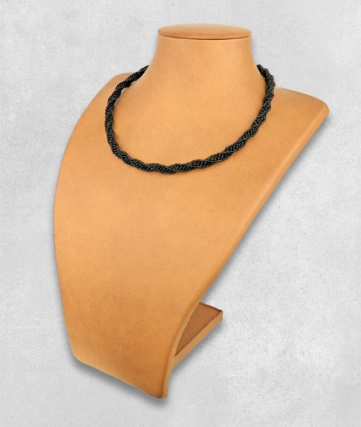 Beaded Necklace Twisted Black