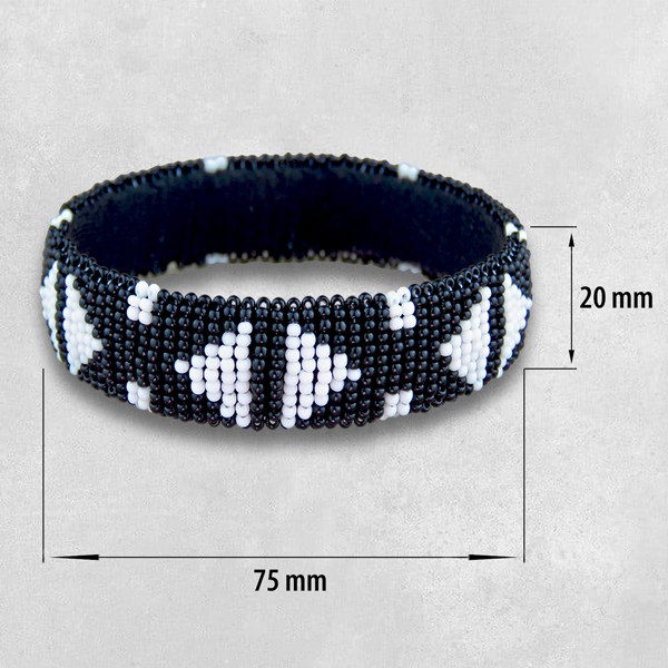 beaded-bangle-medium-black-white-size