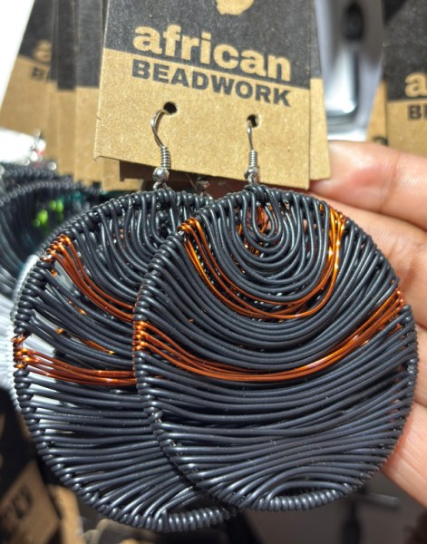beaded-earrings-ulusaba-black-copper