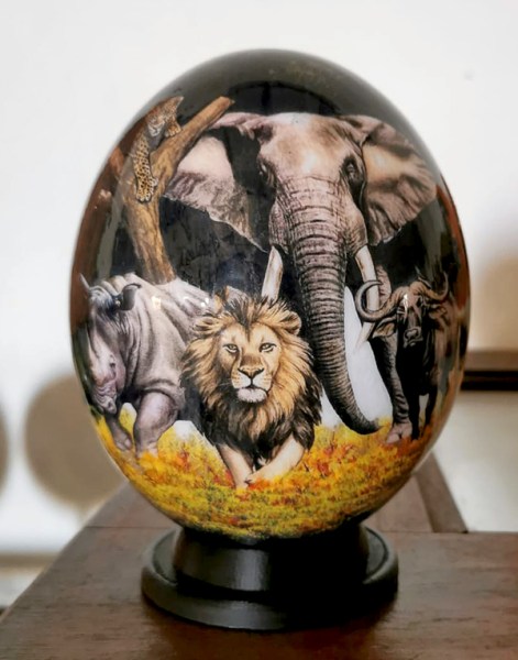 ostrich egg decoupage big five 1 black front view9